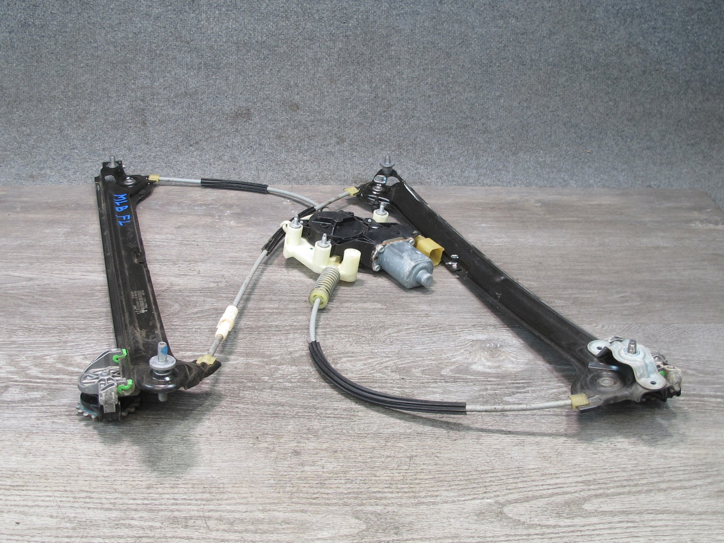 2017-2020 Maserati Levante M161 Front Left Side Door Window Regulator W/ Motor