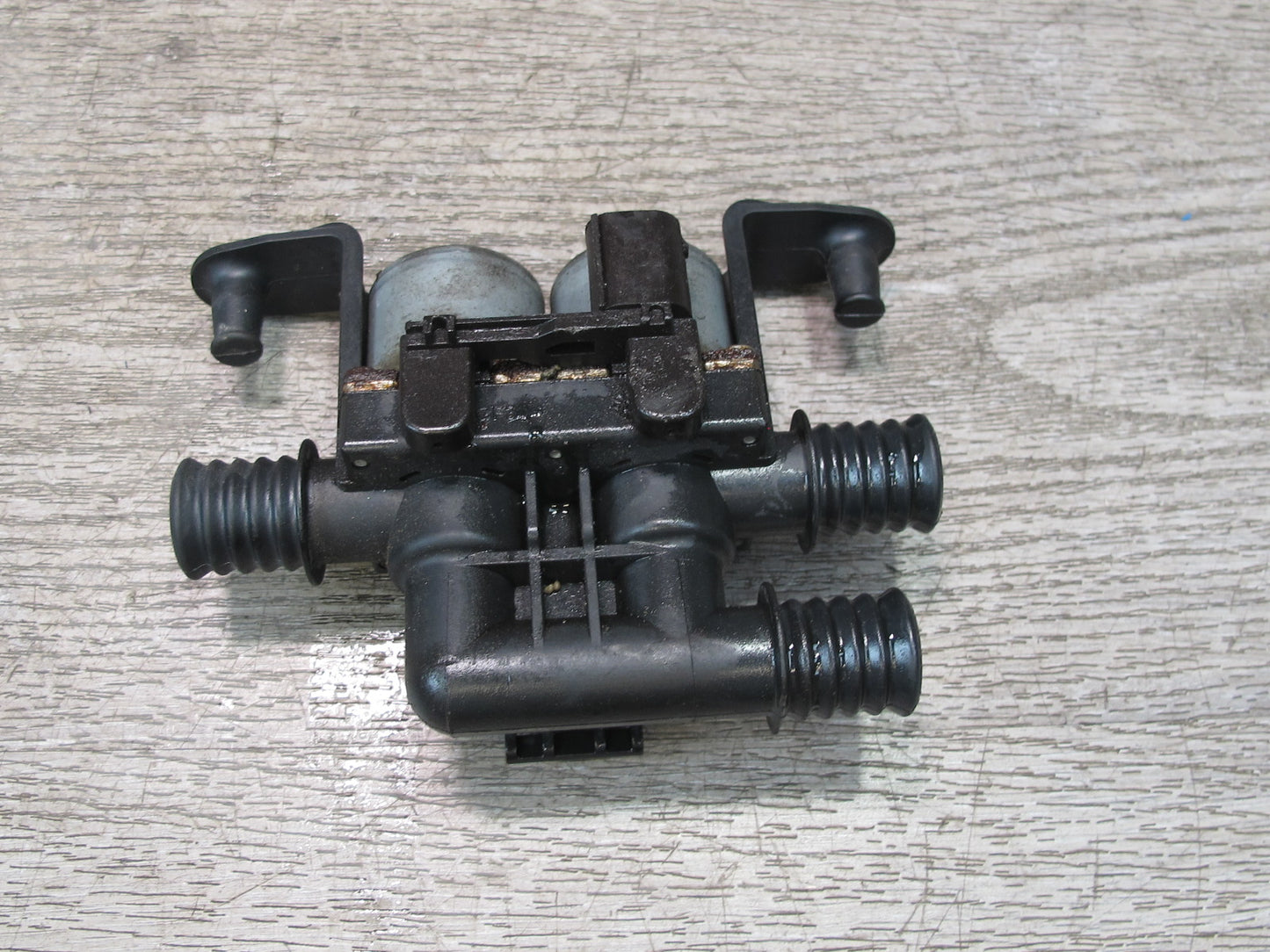 2007-2014 BMW E70 E71 E72 X6 X6M Heater Control Water Valve Pump 6910544