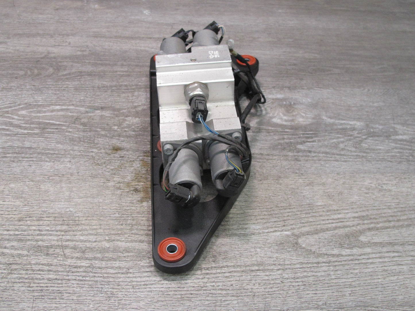 2008-2014 BMW E71 E72 X6 X6M Dynamic Drive Suspension Valve Block 6794578