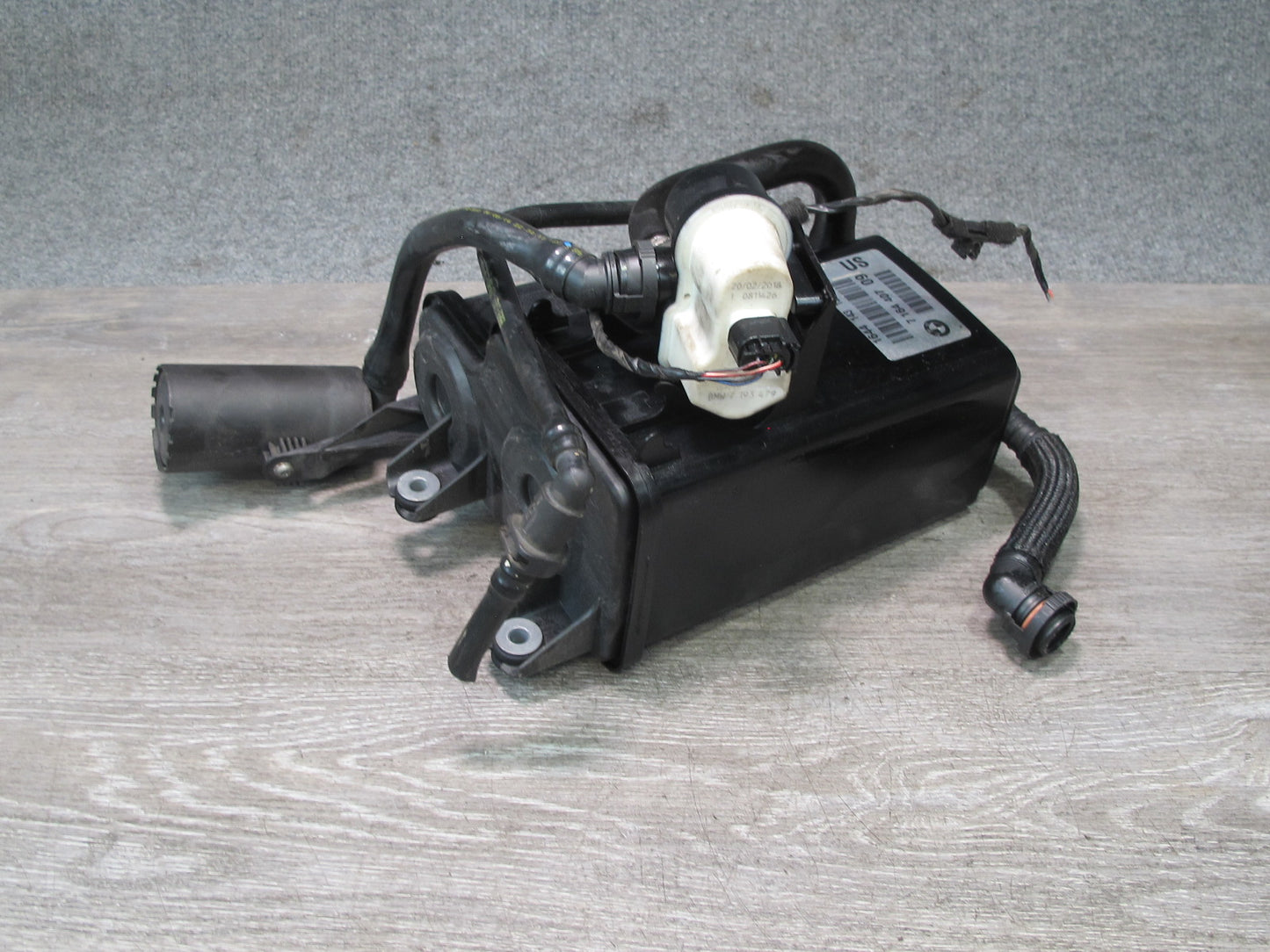 2008-2014 BMW E71 X6 Fuel Evap Vapor Charcoal Canister 7164407