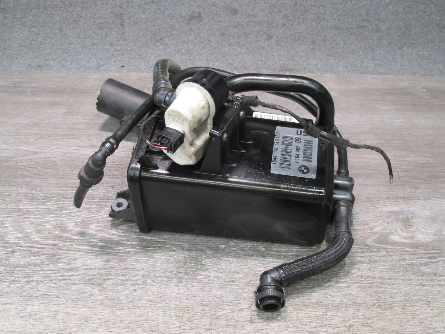 2008-2014 BMW E71 X6 Fuel Evap Vapor Charcoal Canister 7164407