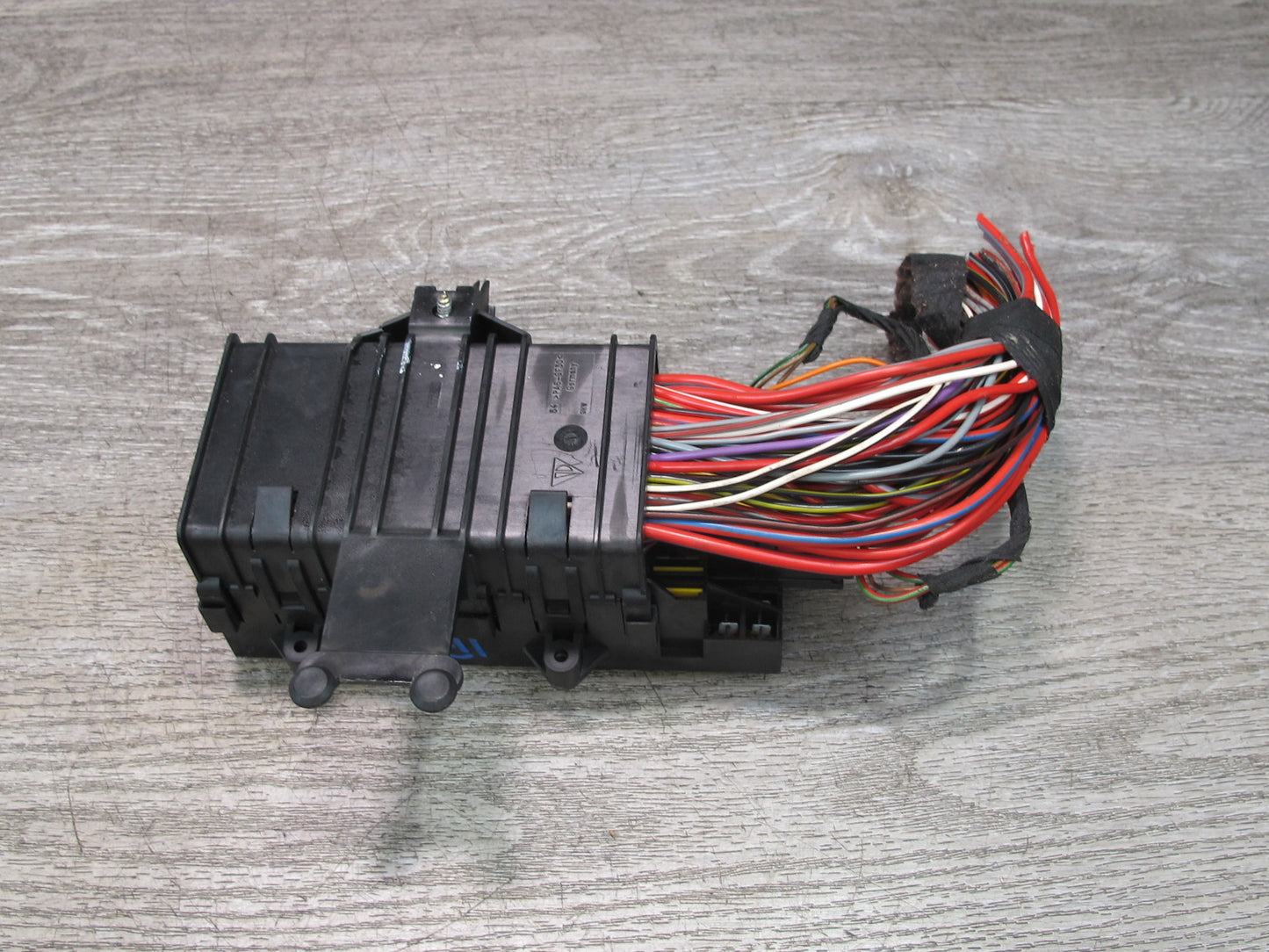 2000-2004 Porsche 911 996 Boxster Fuse Relay Junction Box Module Unit