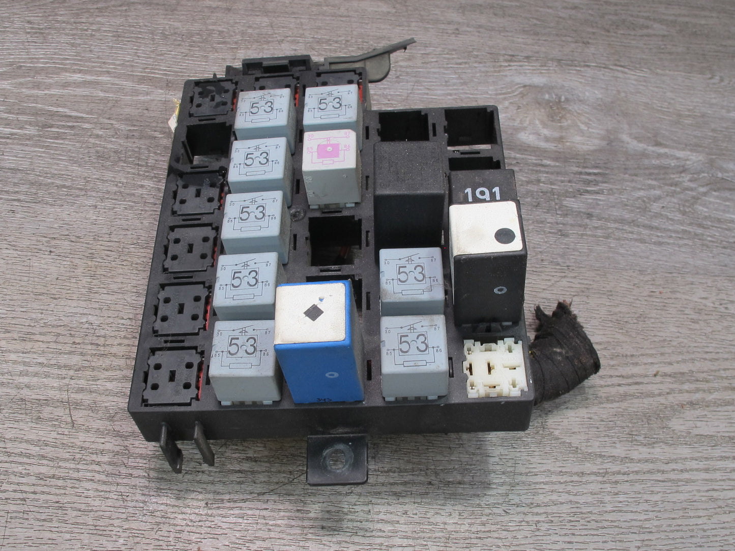 2000-2004 Porsche 911 996 Boxster Junction Fuse Relay Box Module Unit