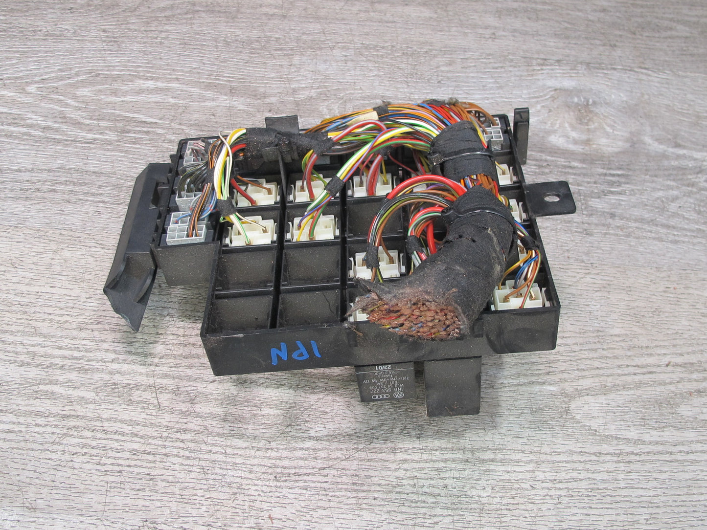 2000-2004 Porsche 911 996 Boxster Junction Fuse Relay Box Module Unit