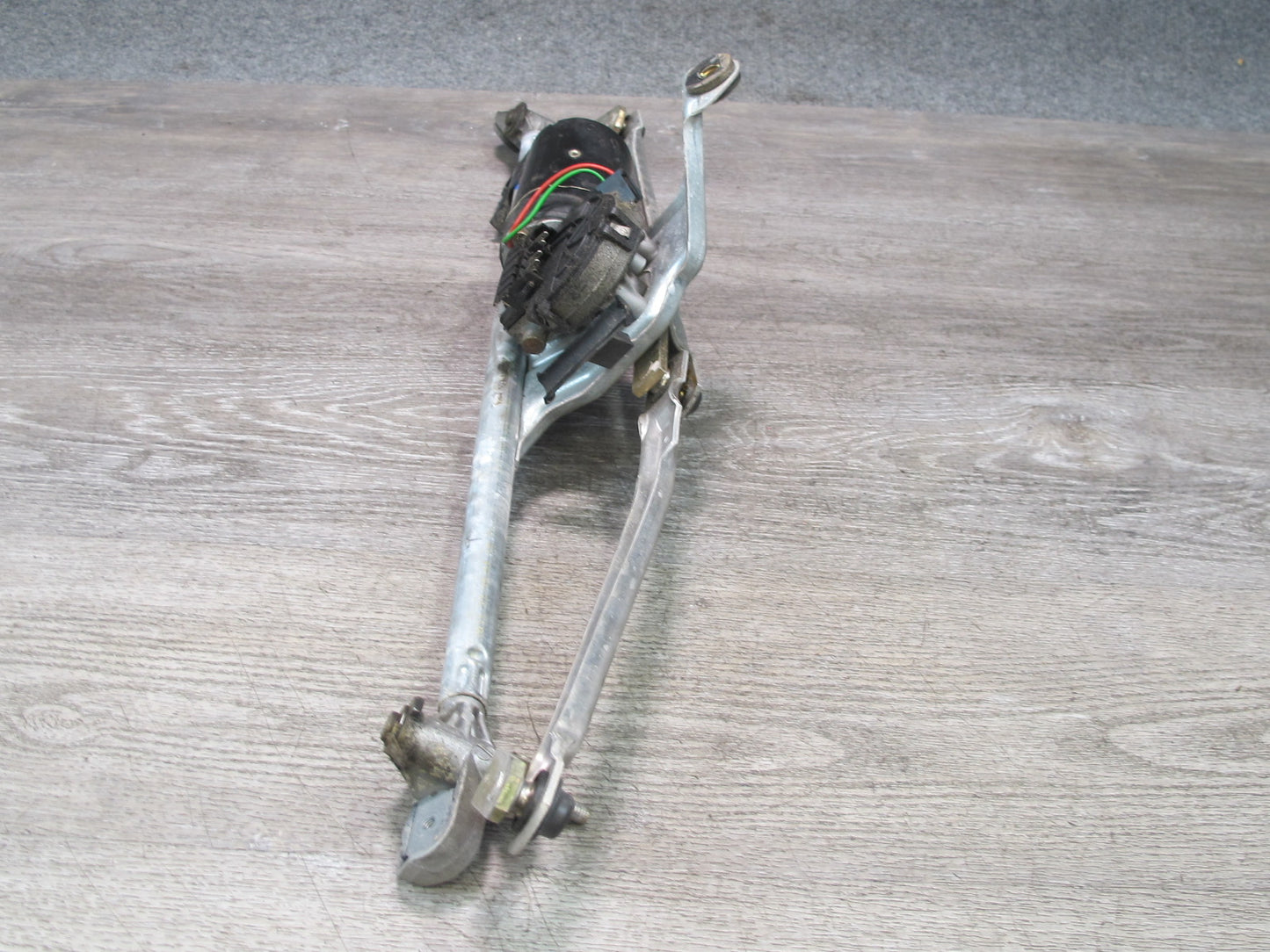1997-2004 Porsche 911 996 Boxster Windshield Wiper Transmission Linkage w Motor