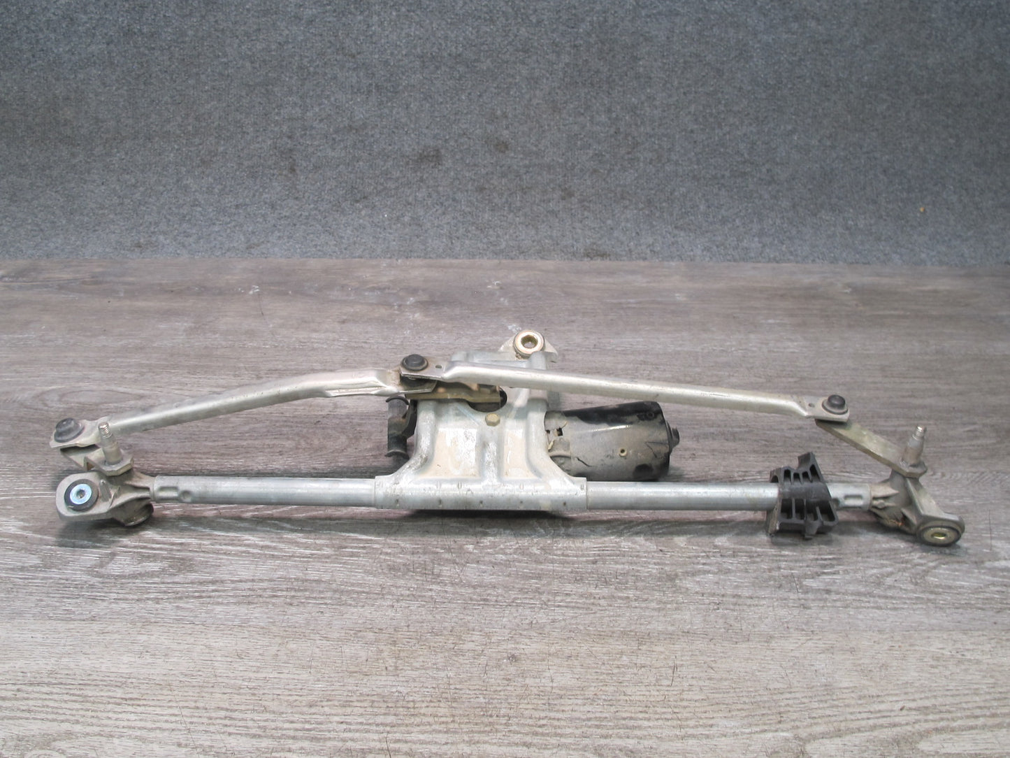 1997-2004 Porsche 911 996 Boxster Windshield Wiper Transmission Linkage w Motor