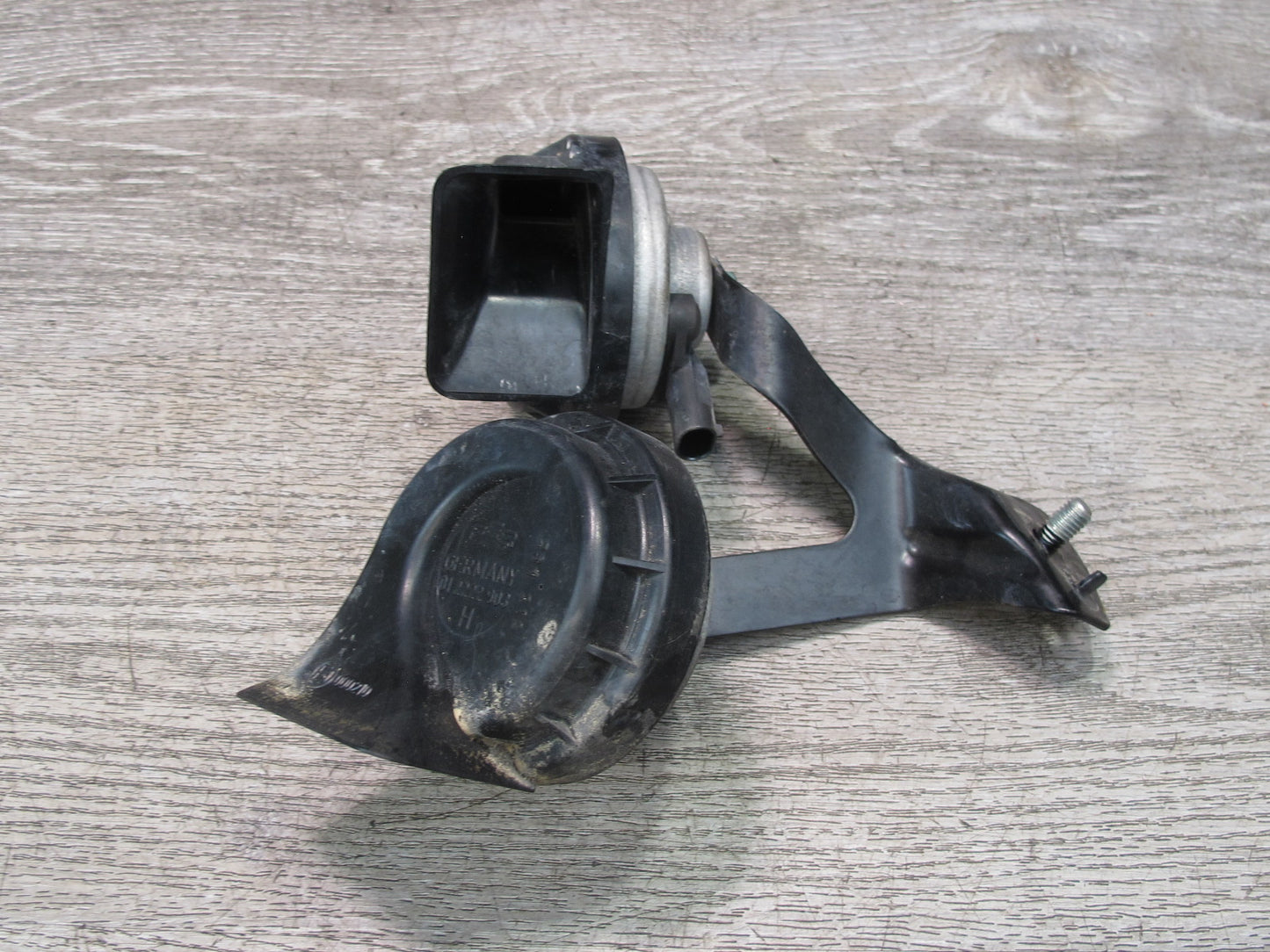 1999-2005 Porsche 911 996 High & Low Tone Note Pitch Horn Signal Bracket Set