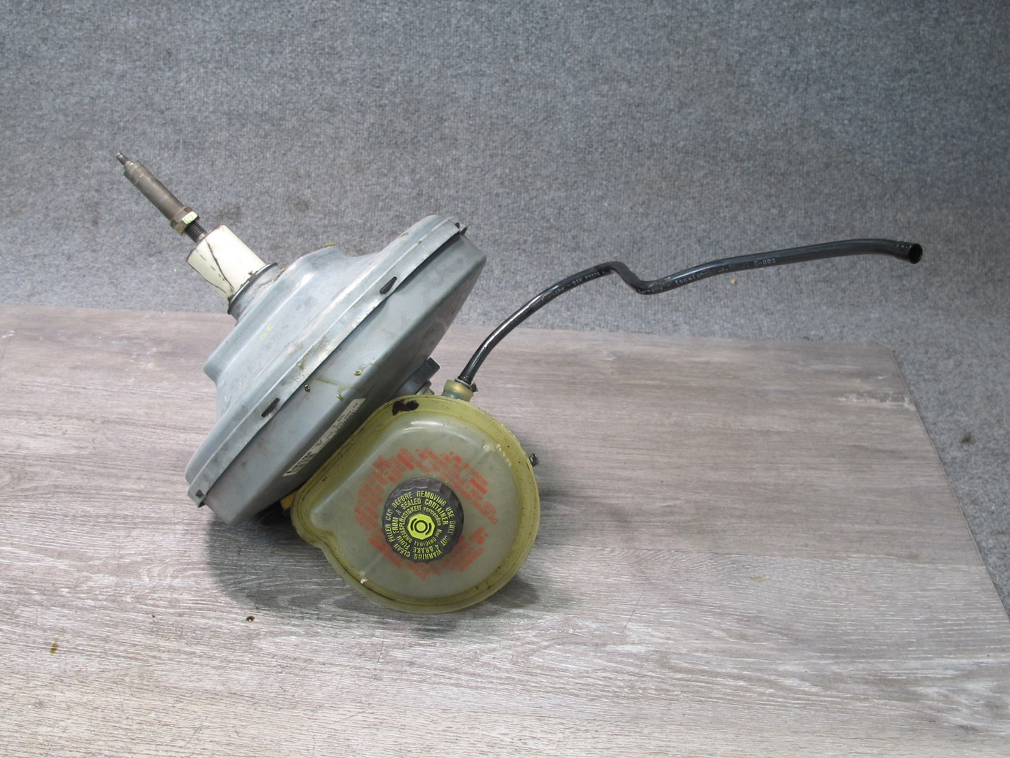 1999-2005 Porsche 911 996 Brake Master Cylinder Booster Fluid Reservoir