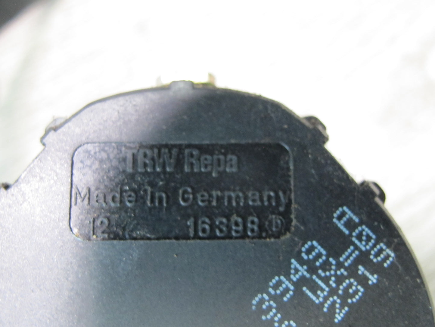 02-05 PORSCHE 911 CARRERA 996 CONVERTIBLE REAR RIGHT & LEFT SIDE SEATBELT RETRACTOR SET OEM