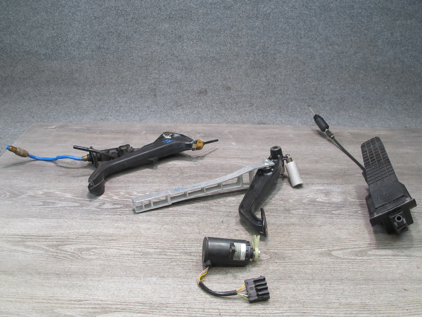 2002 Porsche 911 996 M/T Gas Acceleration Position Module Brake Clutch Pedal Set