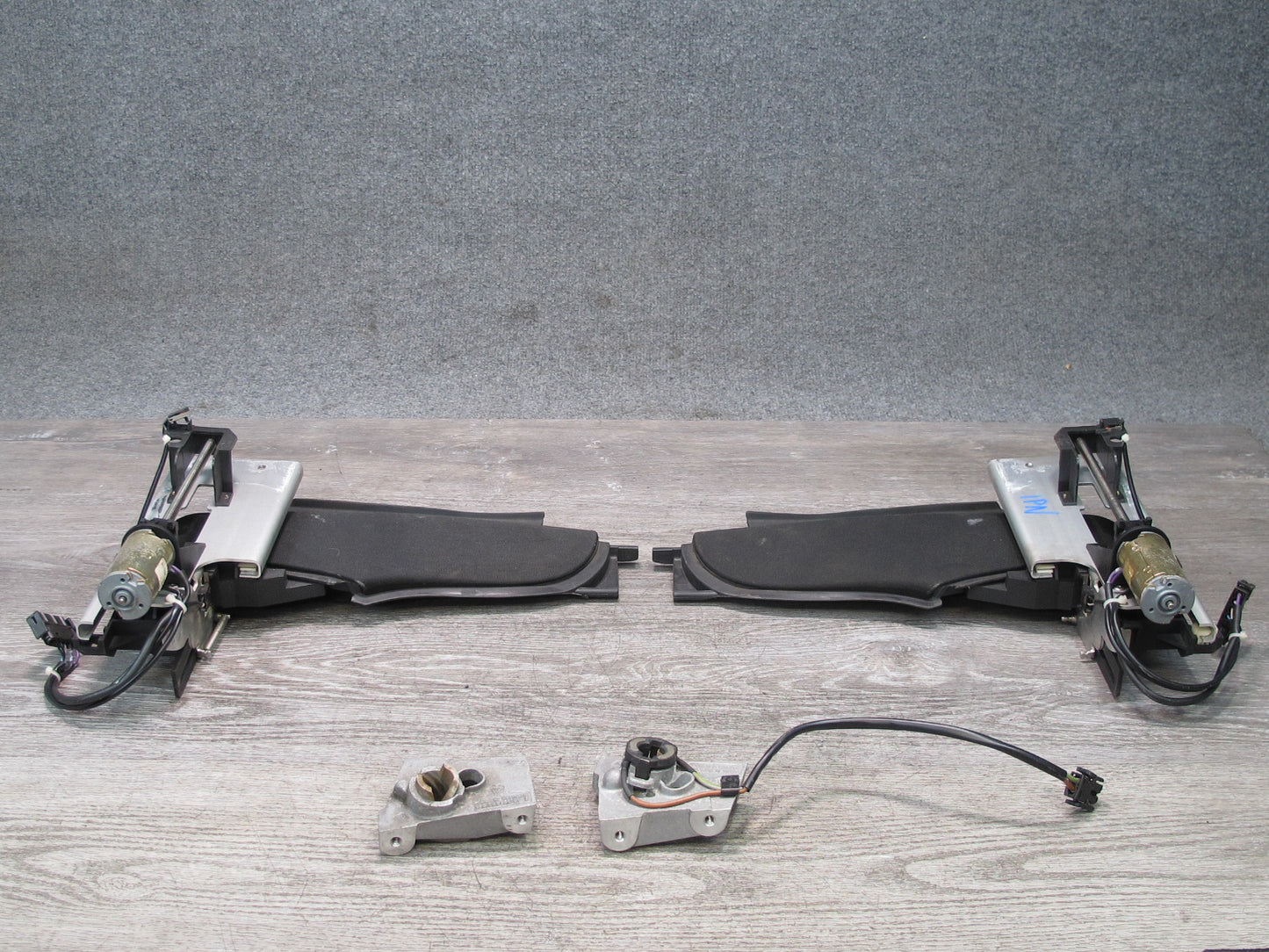1999-2005 Porsche 911 996 Convertible TOP Roof Lateral Flap Motor Set