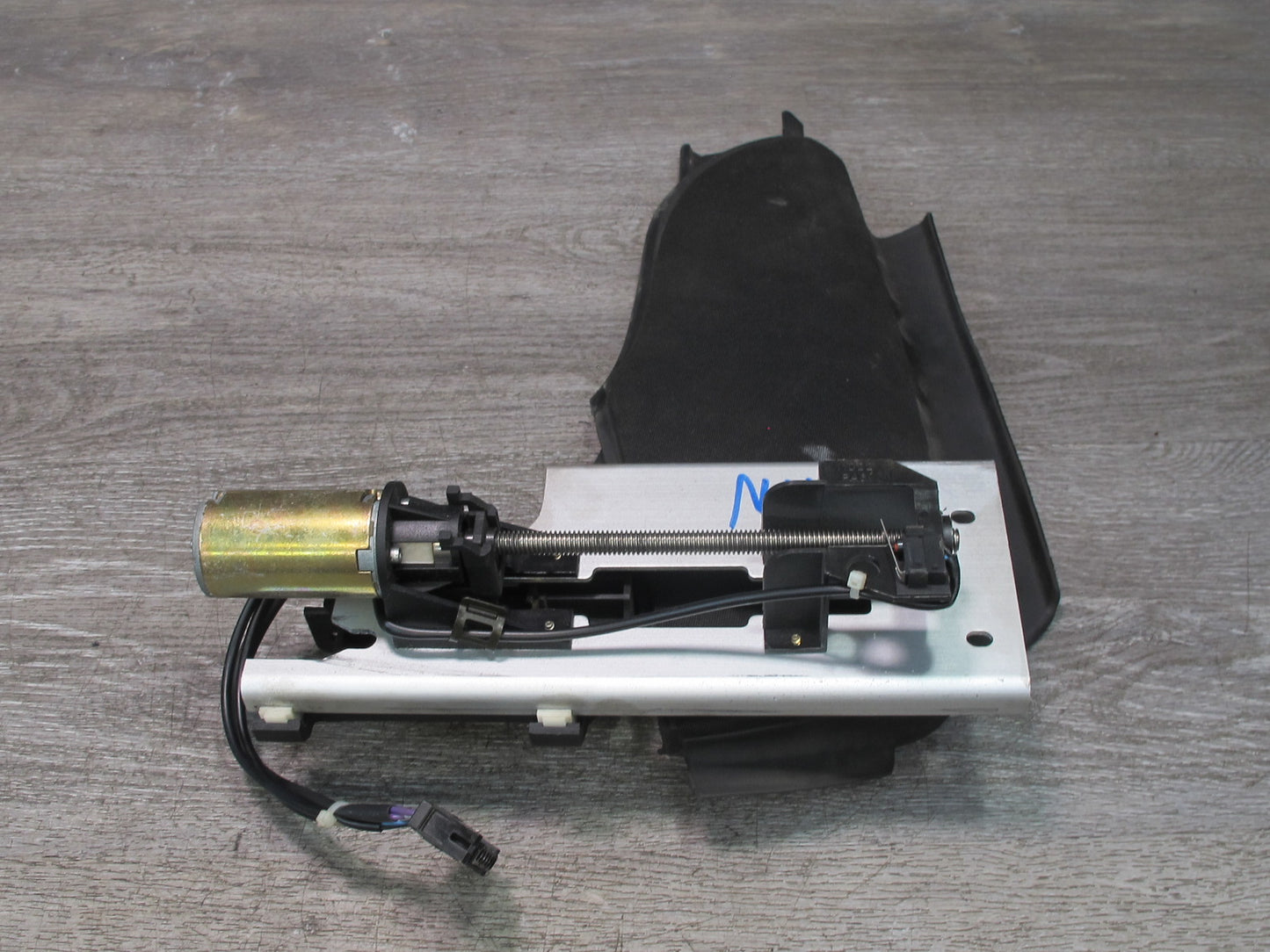 1999-2005 Porsche 911 996 Convertible TOP Roof Lateral Flap Motor Set
