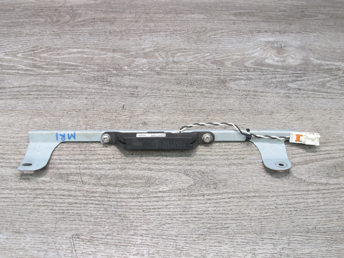 04-11 Mazda RX-8 Keyless Entry Antenna FE94-67-6N0B OEM