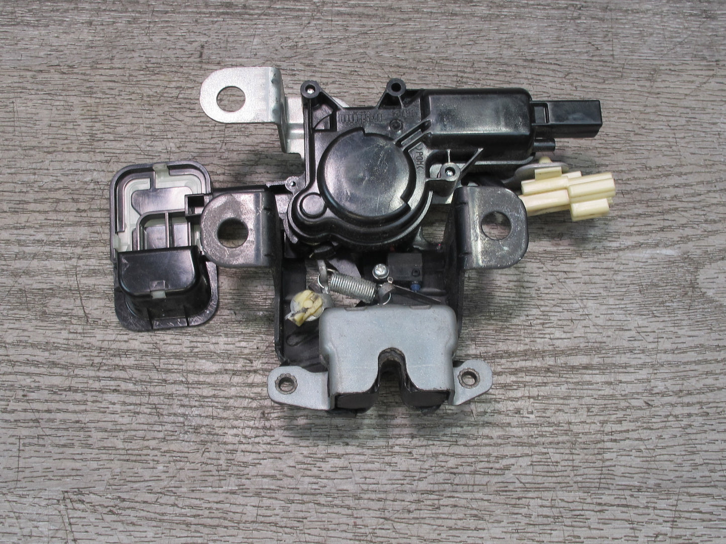 04-11 Mazda RX8 Rear Trunk Lock Latch Actuator OEM