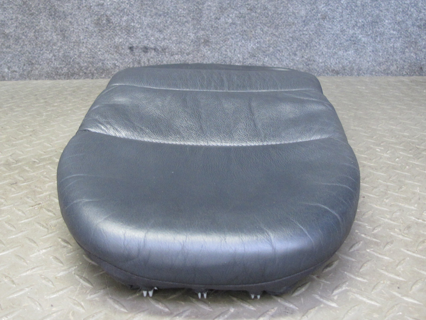 1999-2005 Porsche 911 996 Front Right Upper Seat Backrest Cushion Black