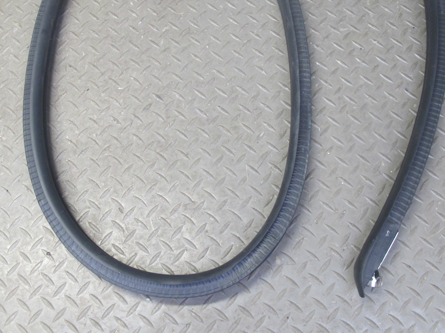 1999-2005 Porsche 911 996 Convertible Door Weatherstrip Rubber Seal Set of 2