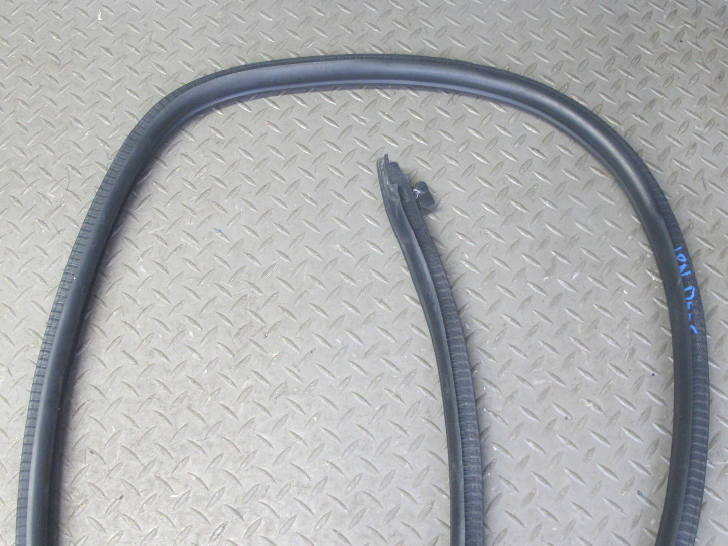 1999-2005 Porsche 911 996 Convertible Door Weatherstrip Rubber Seal Set of 2