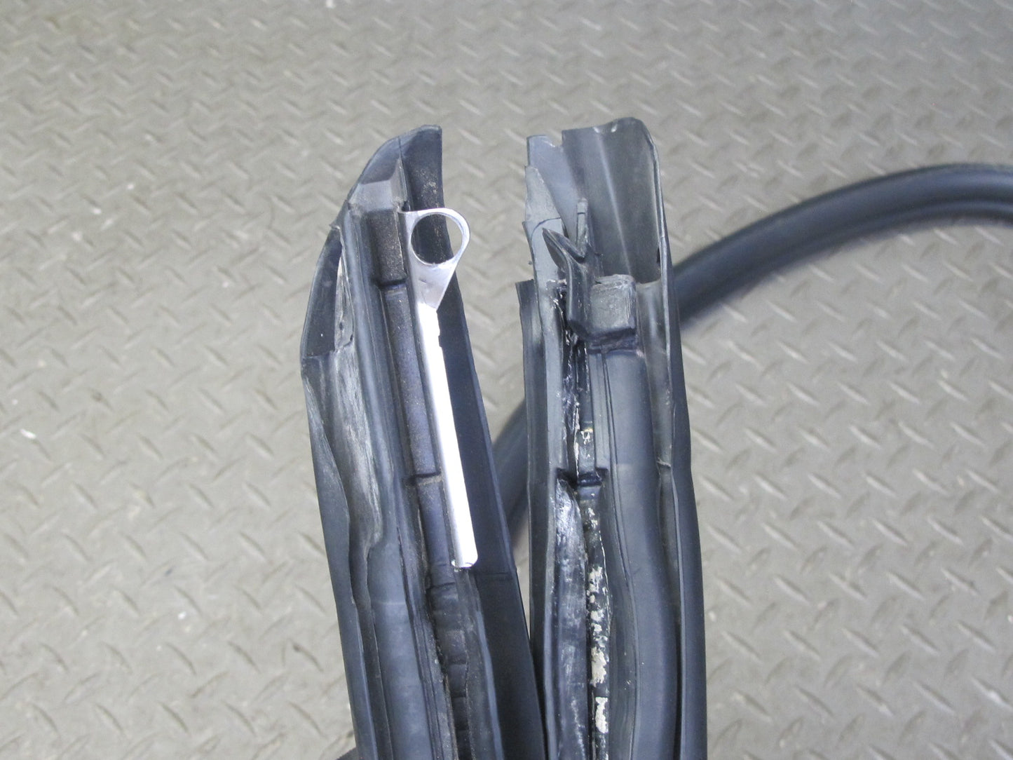1999-2005 Porsche 911 996 Convertible Door Weatherstrip Rubber Seal Set of 2
