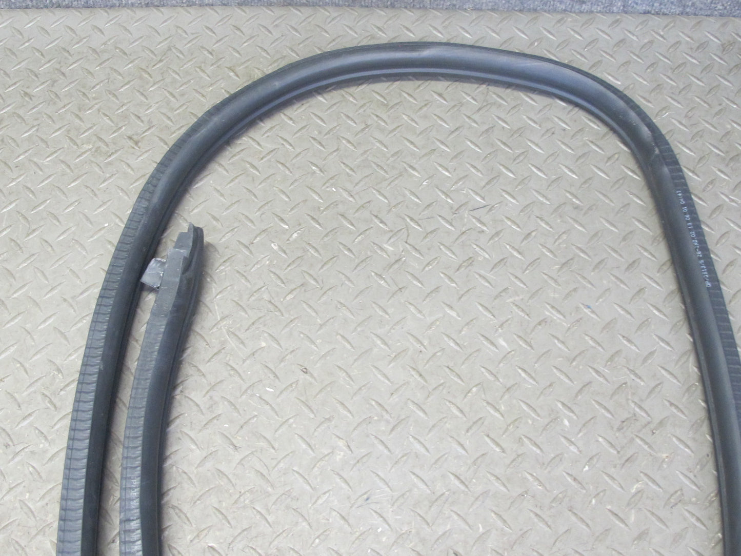 1999-2005 Porsche 911 996 Convertible Door Weatherstrip Rubber Seal Set of 2