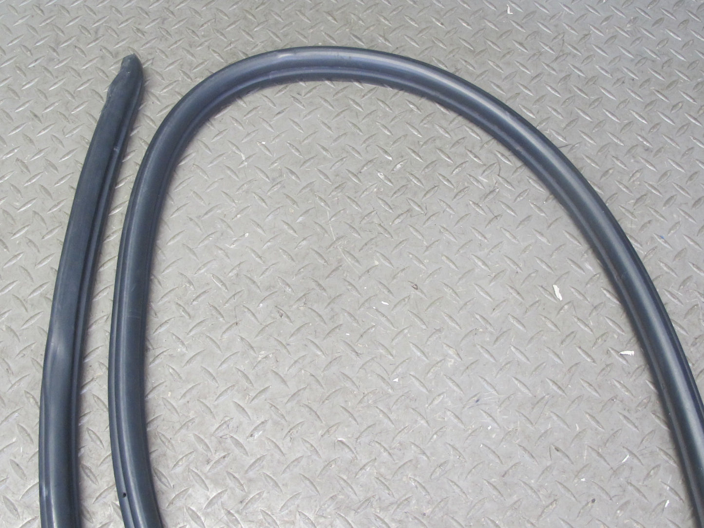 1999-2005 Porsche 911 996 Convertible Door Weatherstrip Rubber Seal Set of 2