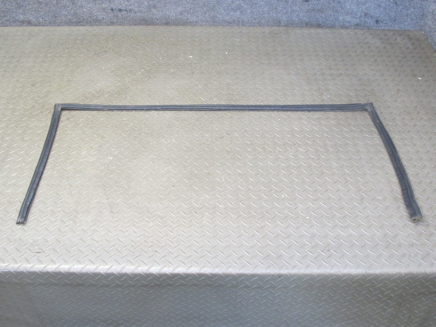 99-01 Isuzu Vehicross Trunk Gate Tailgate Door Weatherstrip Rubber Seal OEM