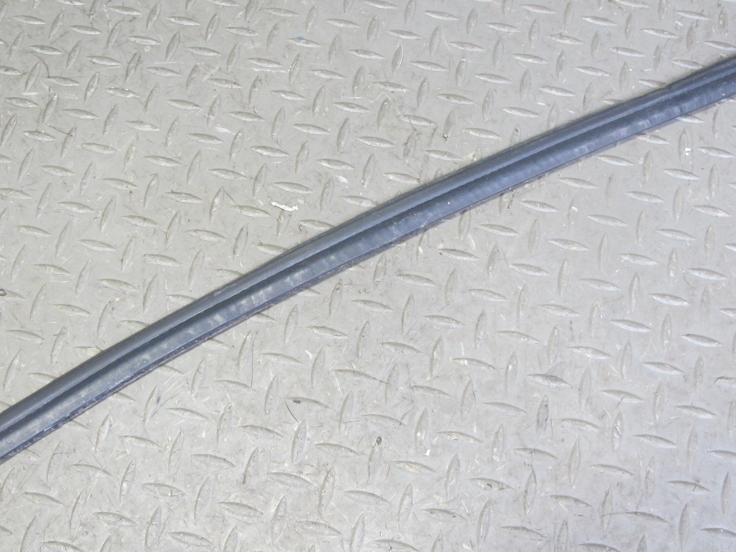 99-01 Isuzu Vehicross Trunk Gate Tailgate Door Weatherstrip Rubber Seal OEM