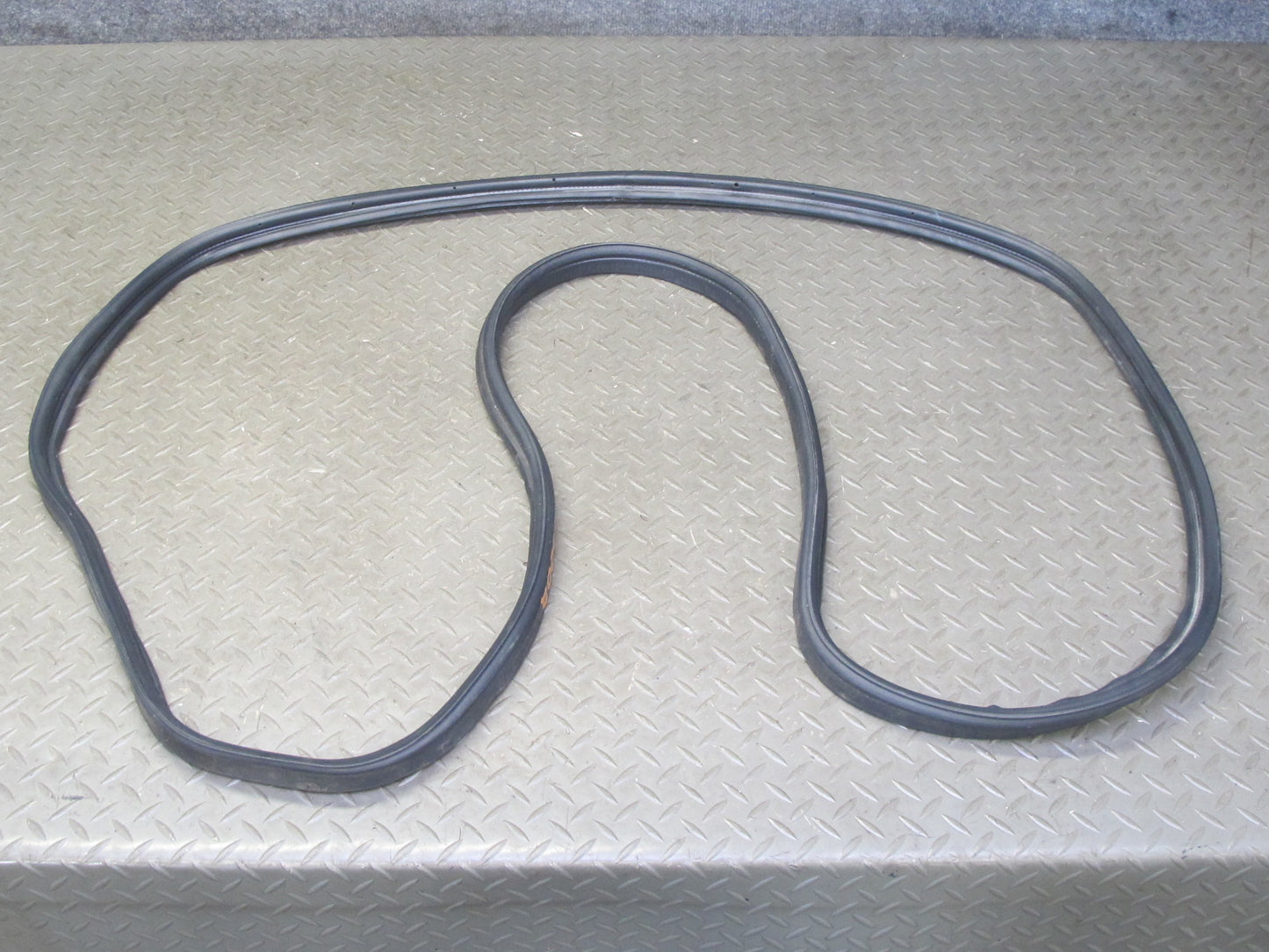 99-01 Isuzu Vehicross Trunk Gate Tailgate Door Weatherstrip Rubber Seal OEM