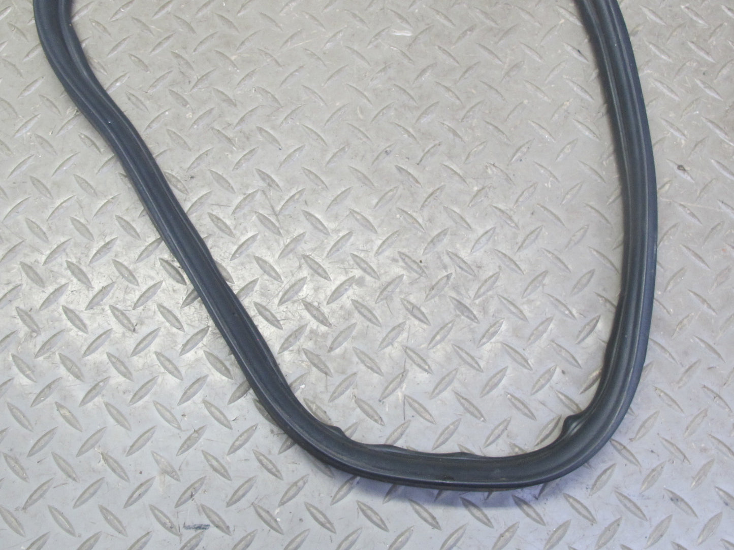 99-01 Isuzu Vehicross Trunk Gate Tailgate Door Weatherstrip Rubber Seal OEM