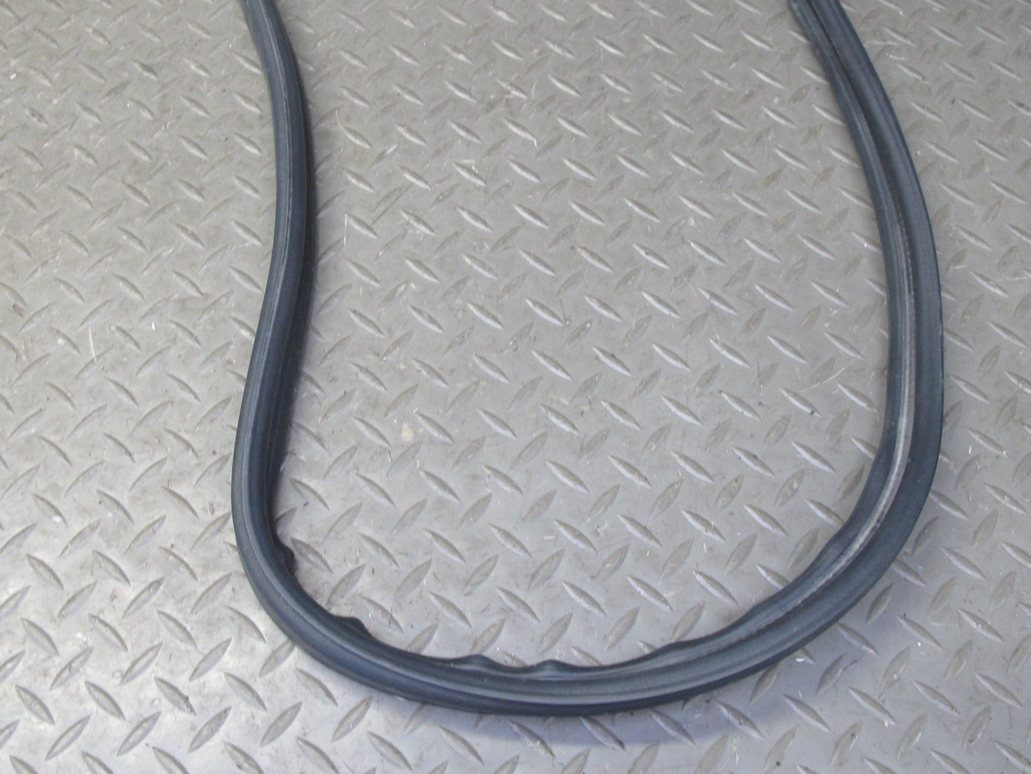 99-01 Isuzu Vehicross Trunk Gate Tailgate Door Weatherstrip Rubber Seal OEM