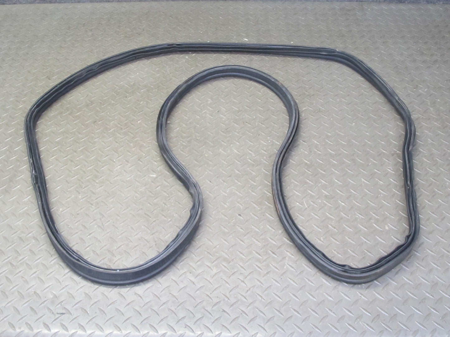 99-01 Isuzu Vehicross Trunk Gate Tailgate Door Weatherstrip Rubber Seal OEM