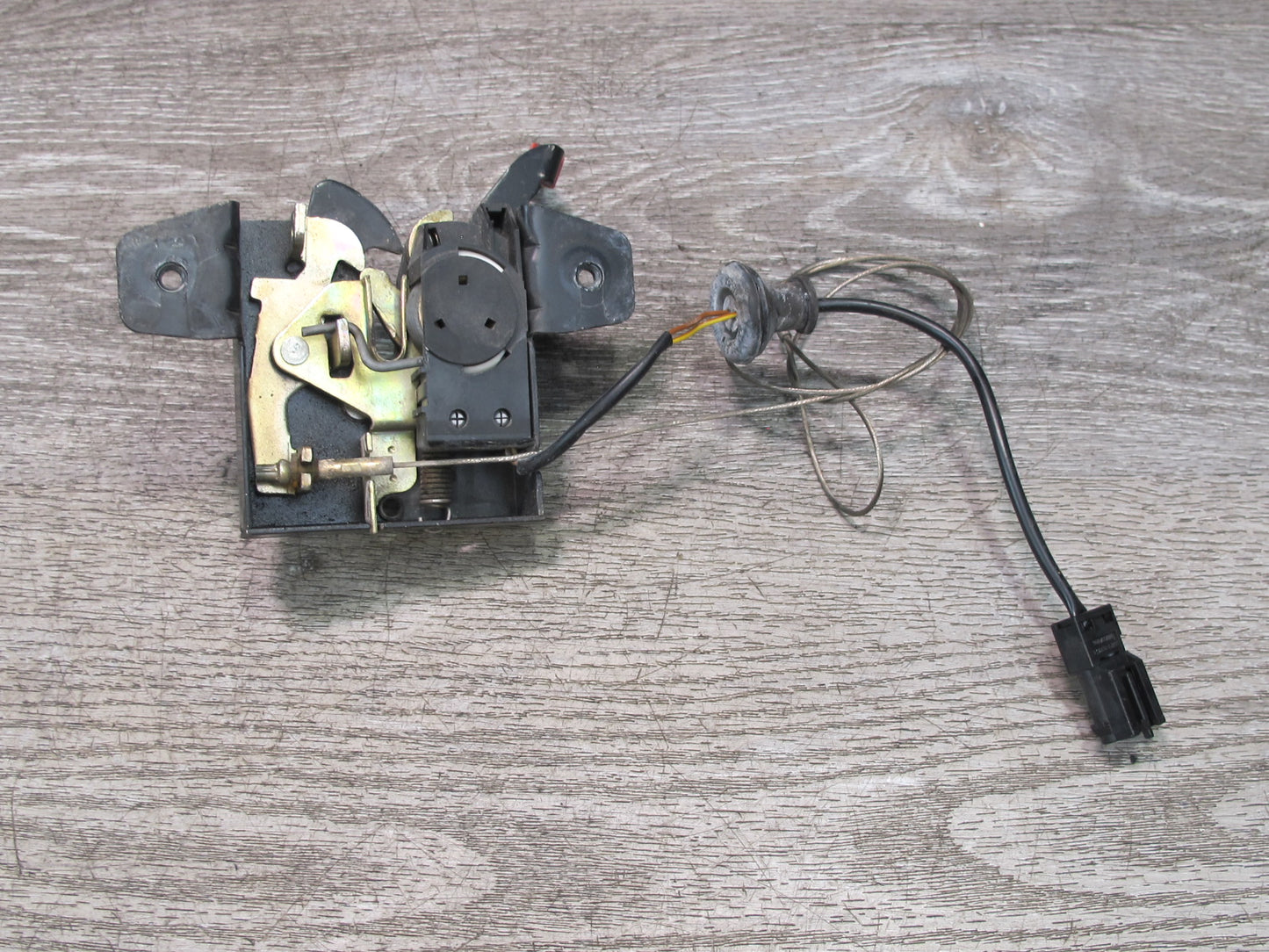 1997-2005 Porsche 911 Carrera 996 Front Hood Lock Latch 99651105302
