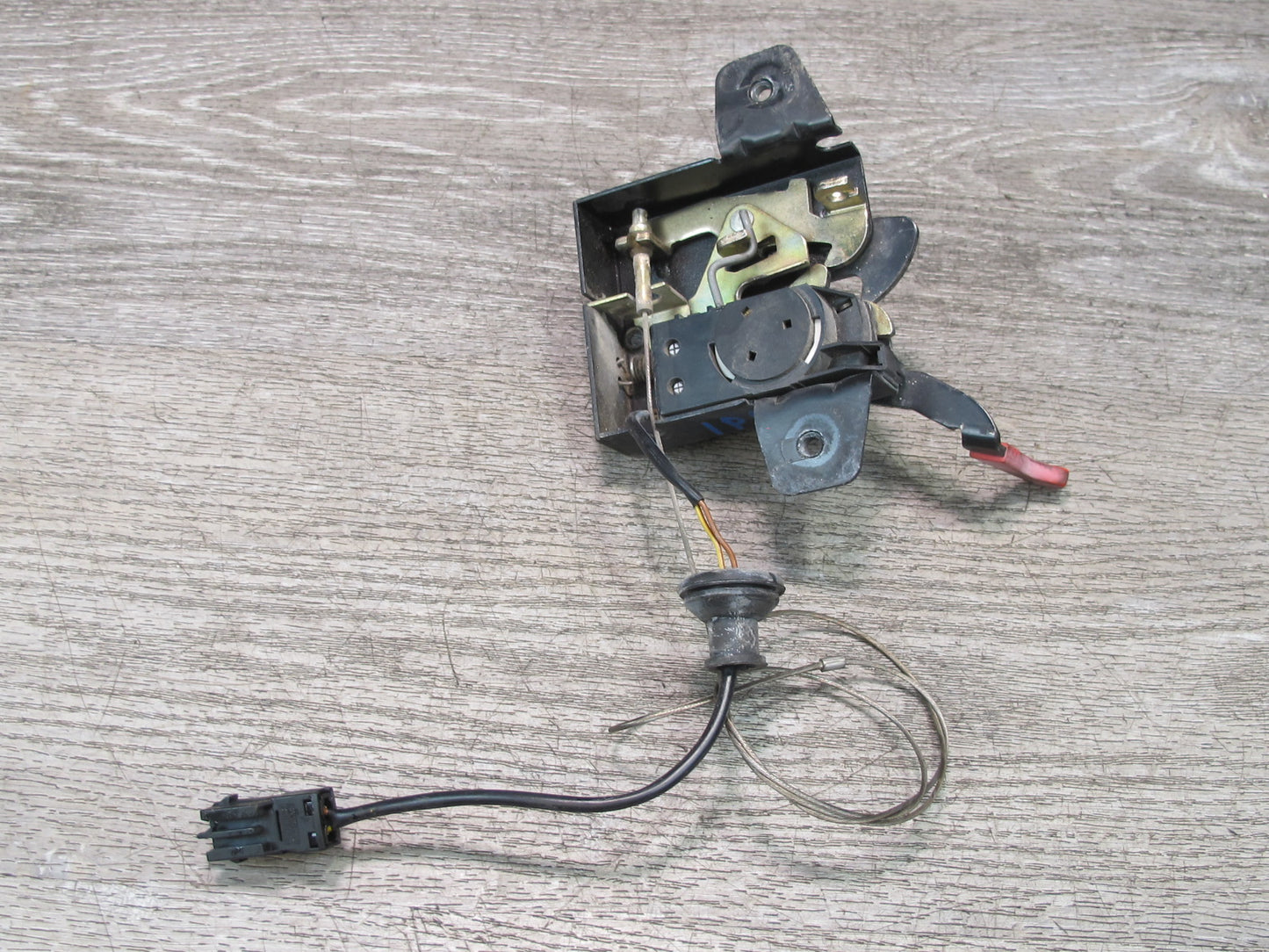 1997-2005 Porsche 911 Carrera 996 Front Hood Lock Latch 99651105302