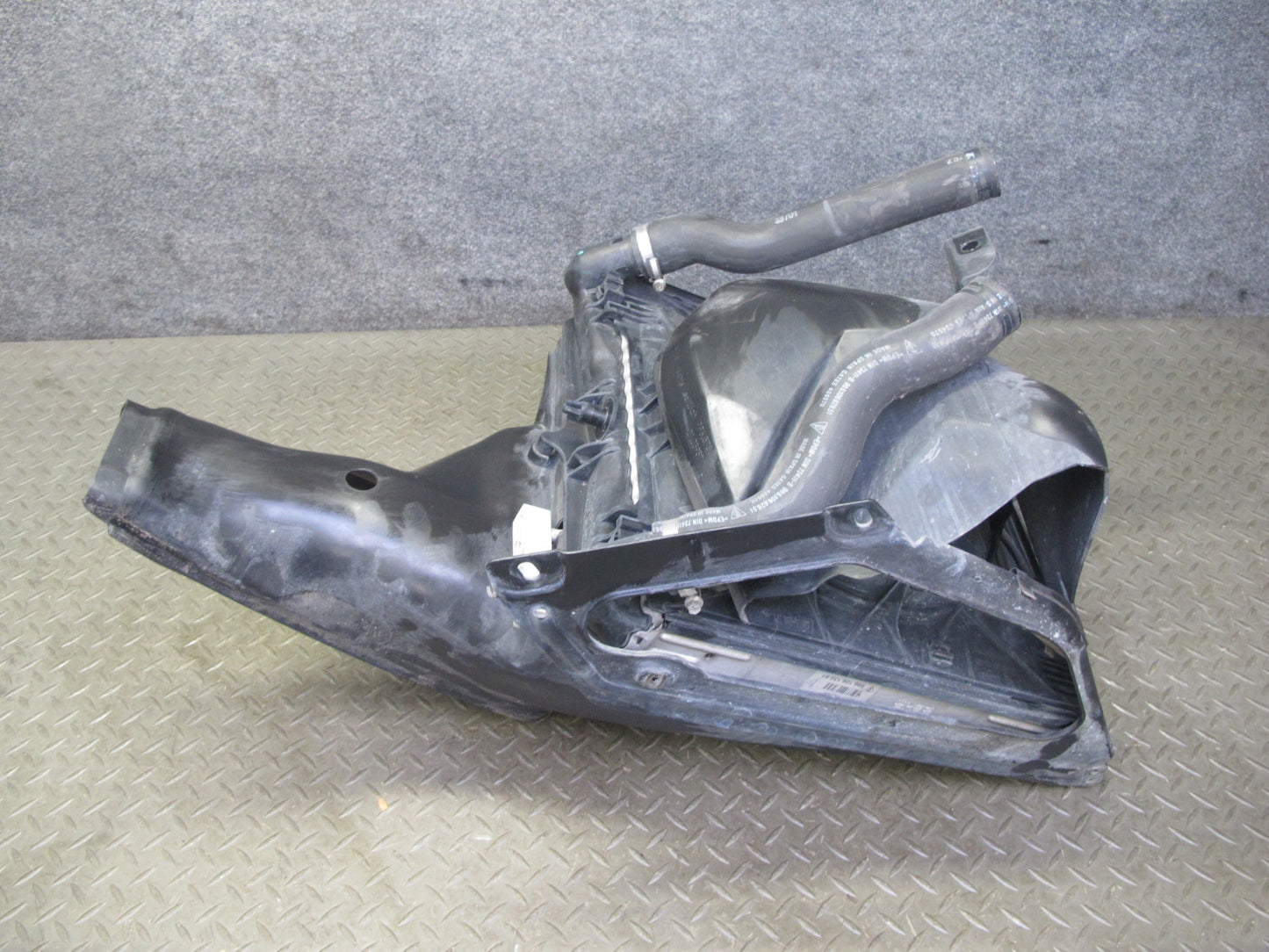 2002-2005 Porsche 911 996 3.6 Engine Right Cooling Radiator A/C Condenser Shroud