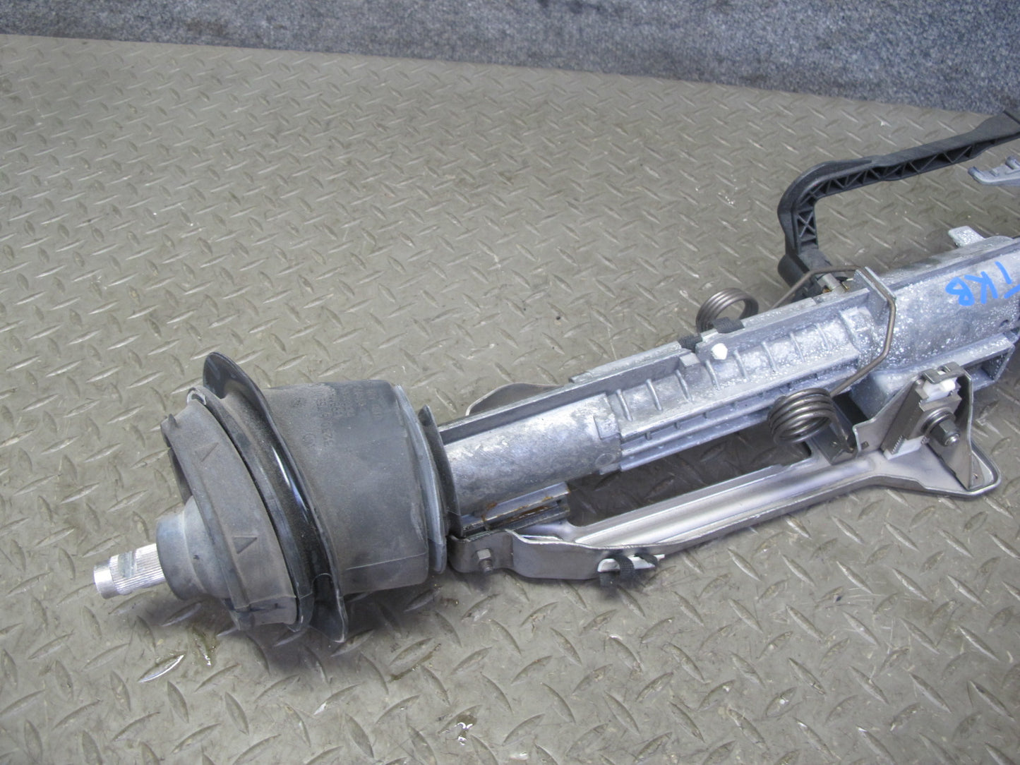 2008-2013 BMW E90 E91 E92 E93 M3 328i 335i Steering Column w Shaft 6780274