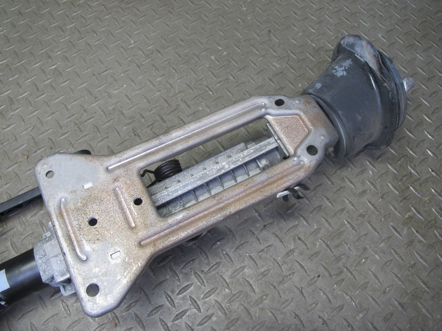 2008-2013 BMW E90 E91 E92 E93 M3 328i 335i Steering Column w Shaft 6780274