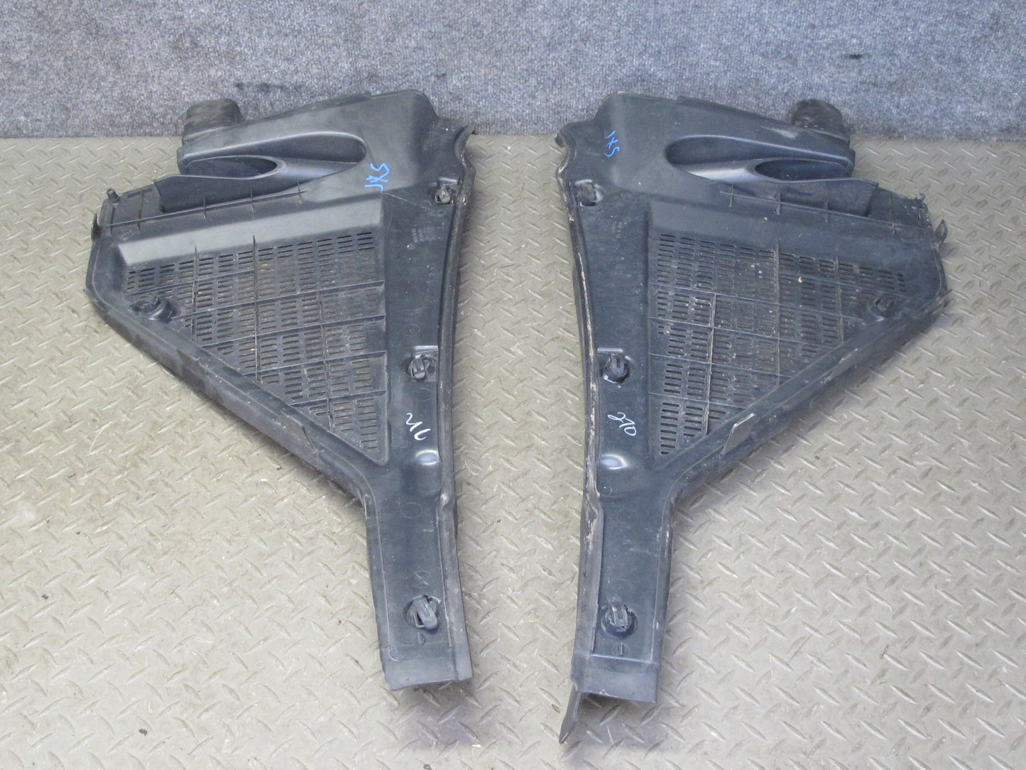 08-14 BMW E71 E72 X6 X6M Front Windshield Left & Right Vent Cowl Grille Set