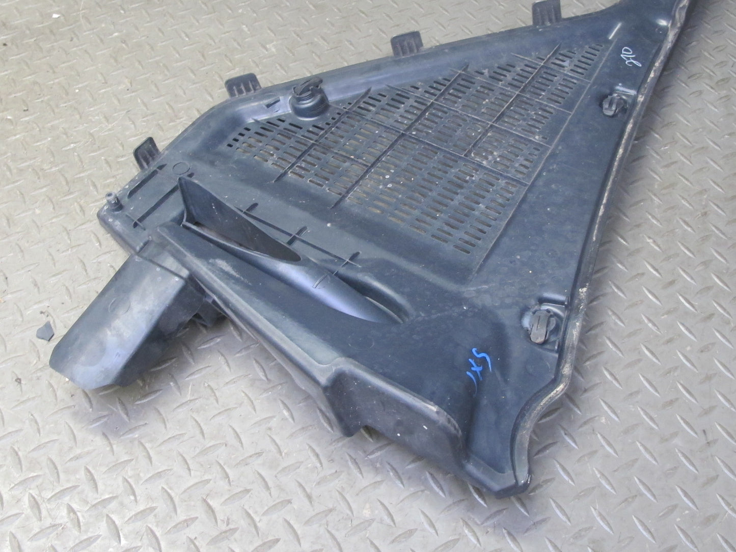08-14 BMW E71 E72 X6 X6M Front Windshield Left & Right Vent Cowl Grille Set