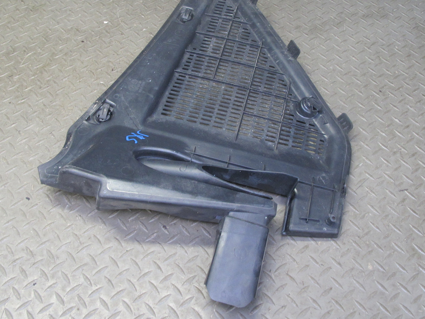 08-14 BMW E71 E72 X6 X6M Front Windshield Left & Right Vent Cowl Grille Set