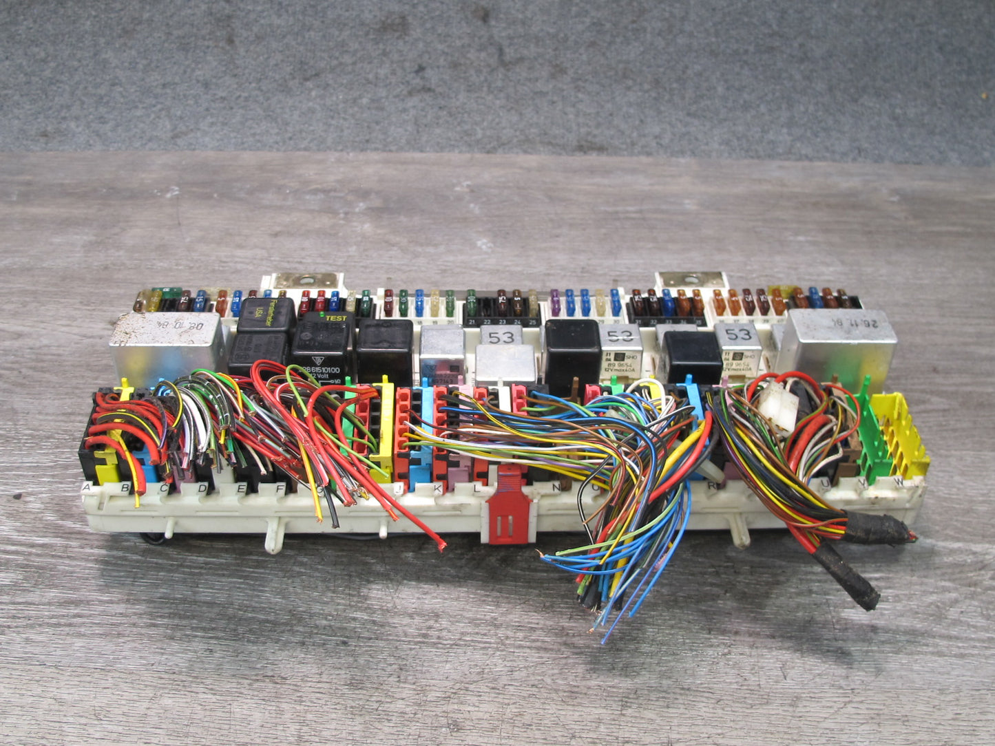 1985 Porsche 928 S Fuse Relay Box Module Unit Mounting Panel