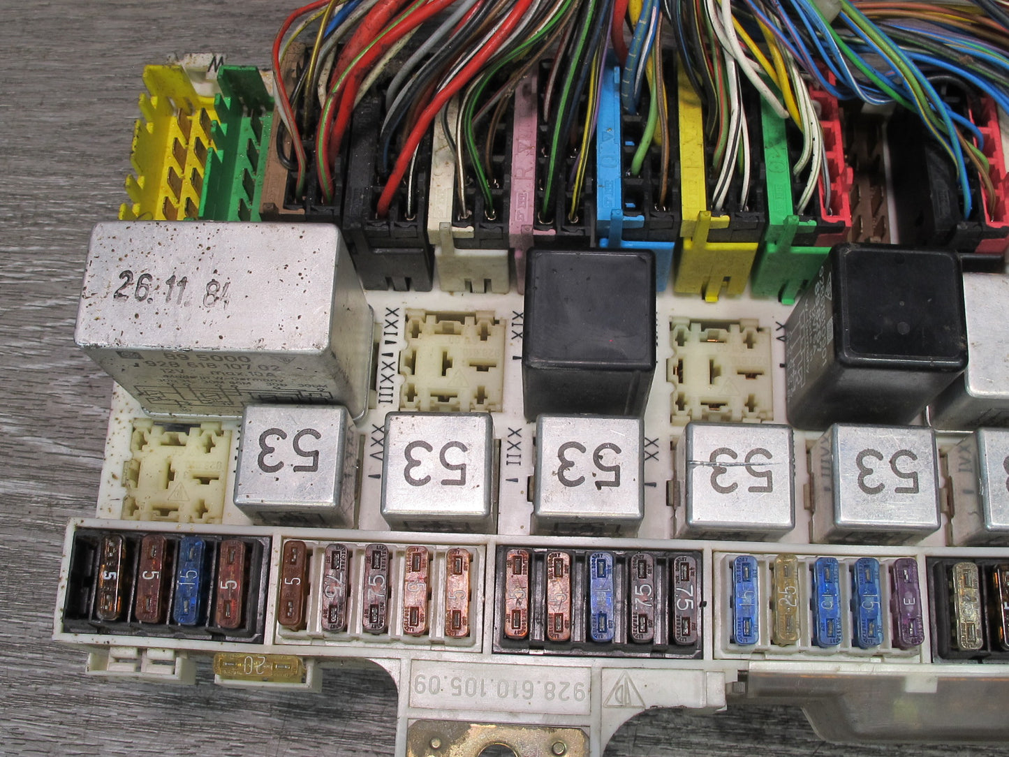 1985 Porsche 928 S Fuse Relay Box Module Unit Mounting Panel