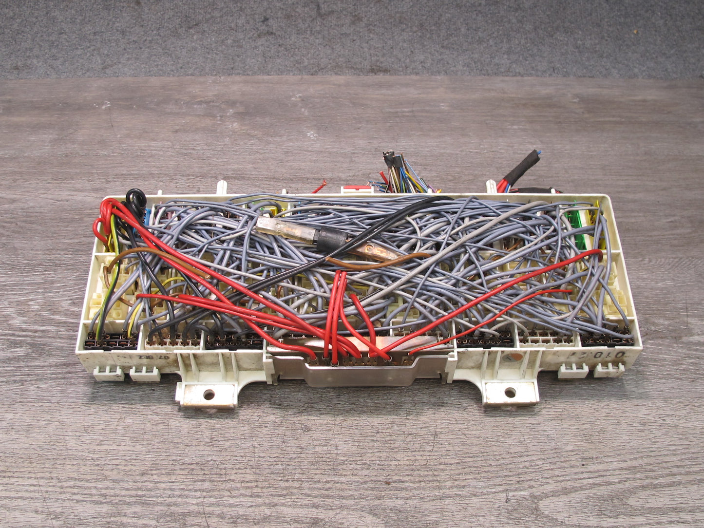 1985 Porsche 928 S Fuse Relay Box Module Unit Mounting Panel