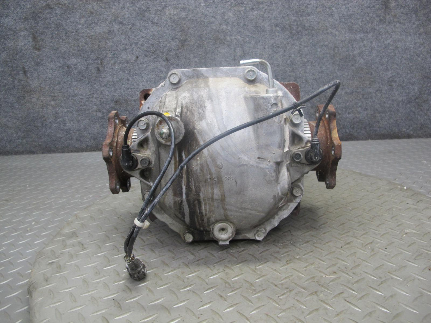 04-09 Nissan Z33 350Z Conv A/T Rear Differential Carrier LSD 3.36 Ratio 51K OEM