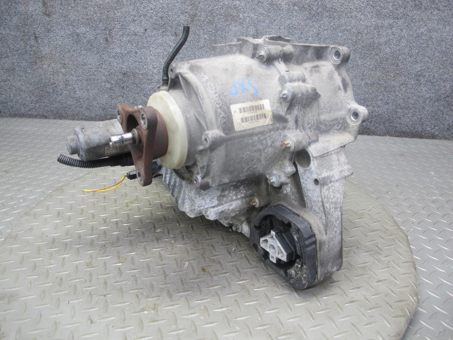 2010-2014 BMW E70 E71 X5M X6M 4.4L AWD ATC700 Transfer Case Box w Motor 86K Mile