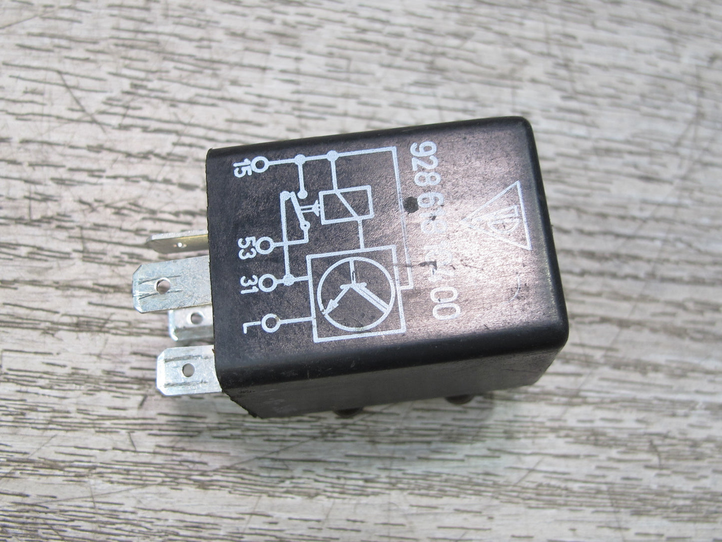 1984-1995 Porsche 928 S Rear Window Wiper Relay Unit 92861810400