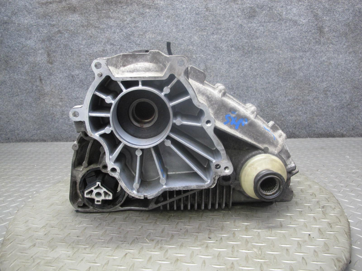 2010-2014 BMW E70 E71 X5M X6M 4.4L AWD ATC700 Transfer Case Box w Motor 86K Mile