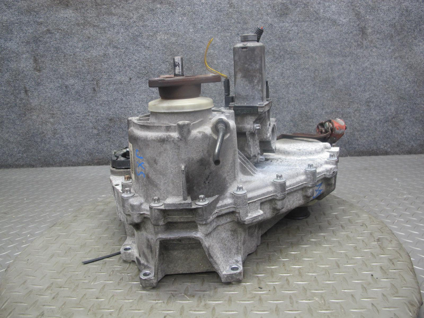 2010-2014 BMW E70 E71 X5M X6M 4.4L AWD ATC700 Transfer Case Box w Motor 86K Mile