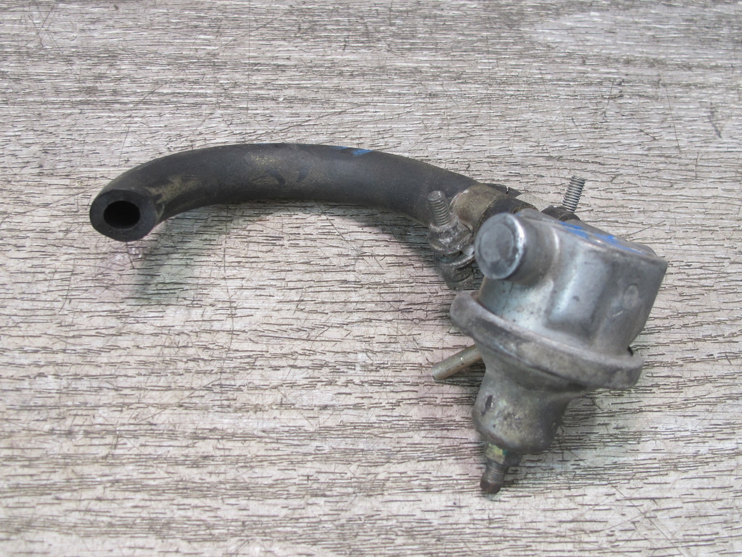 1984-1991 Porsche 928 S Fuel Gas Tank Breather Valve W/ Hose