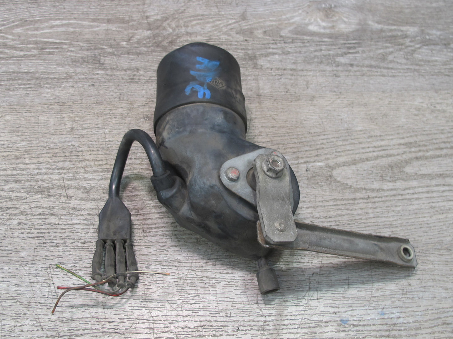 1984-1986 Porsche 928 S Front Headlight Lamp Electric Power Motor