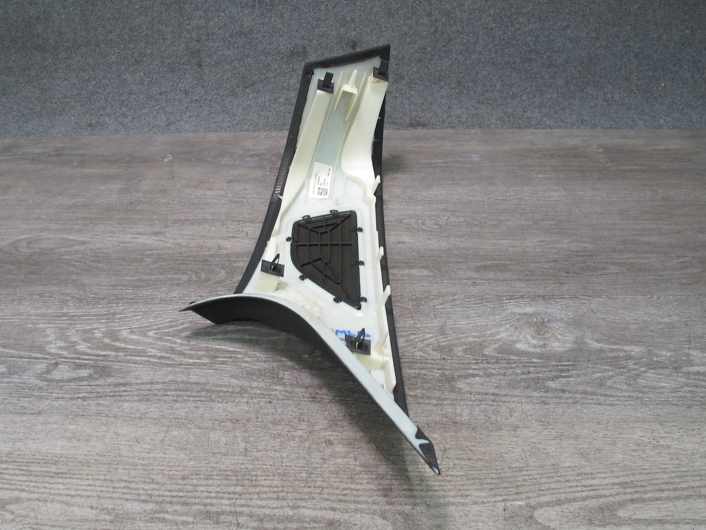 2017-2020 Maserati Levante M161 Rear Right Side D Pillar Trim Panel Cover