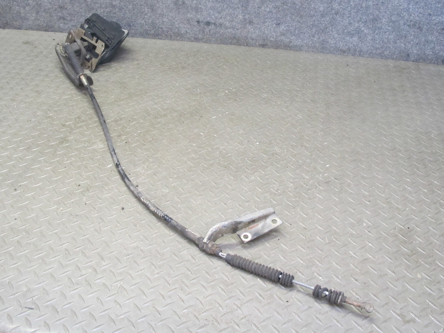 1985 Porsche 928 S A/T Automatic Transmission Gear Shifter w Cable Assembly